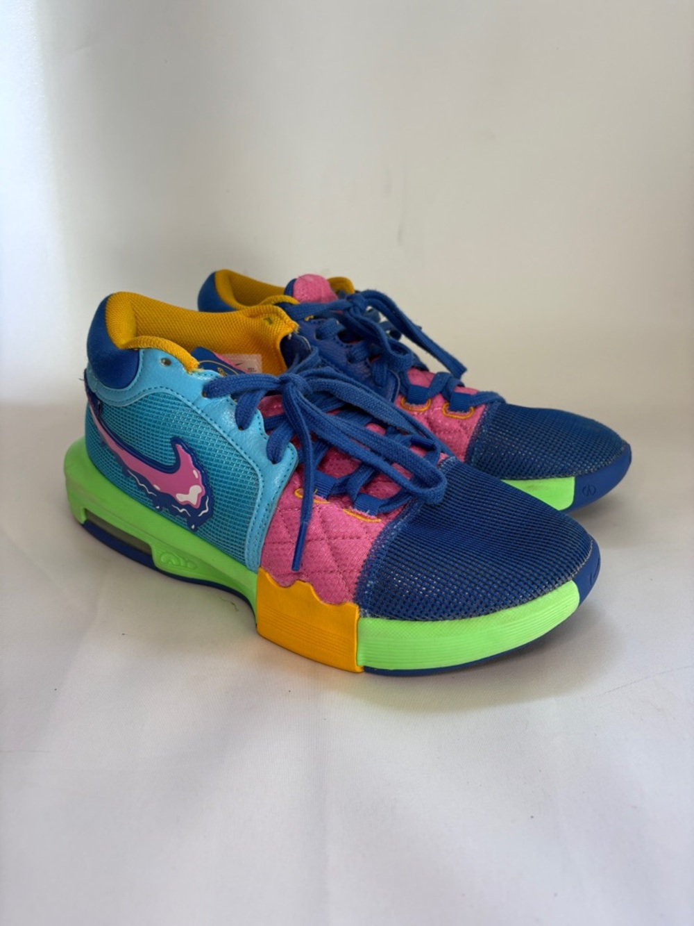 Nike LeBron Witness 8 I Promise School Size Men 8.5 Women 10.5